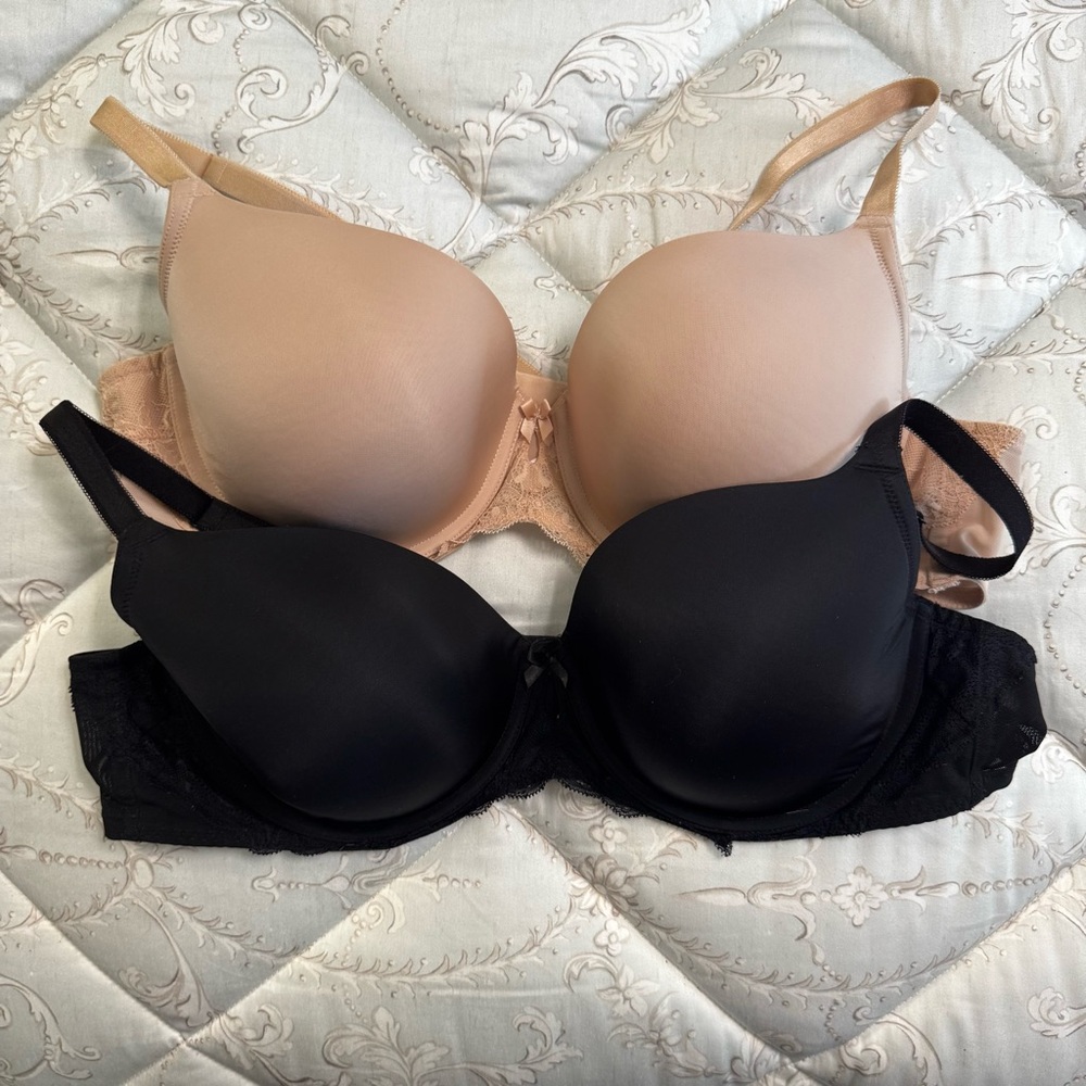 Bundle 2 Torrid T shirt Demi bras